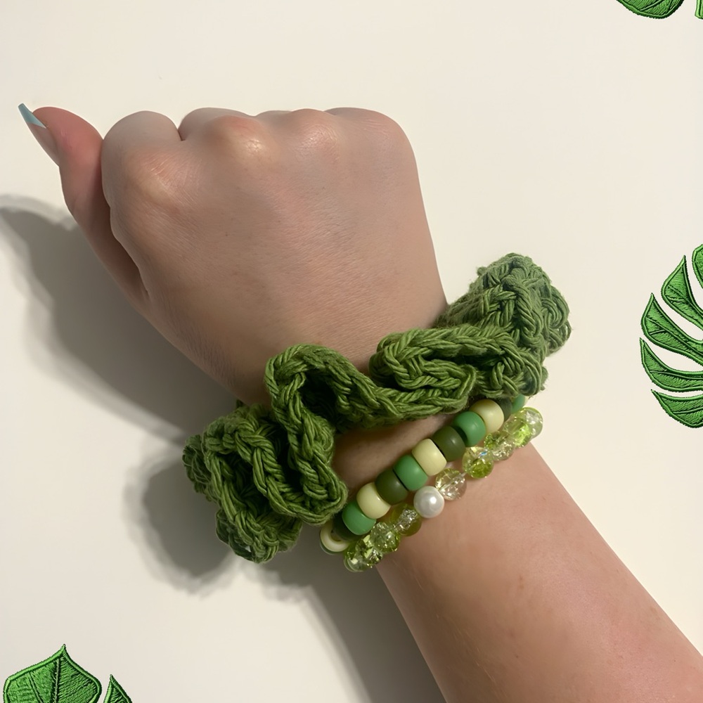 Green Beaded Bracelet Scrunchie set